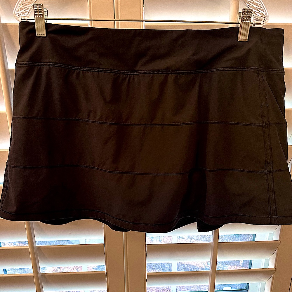 Lululemon Pace Rival skirt.